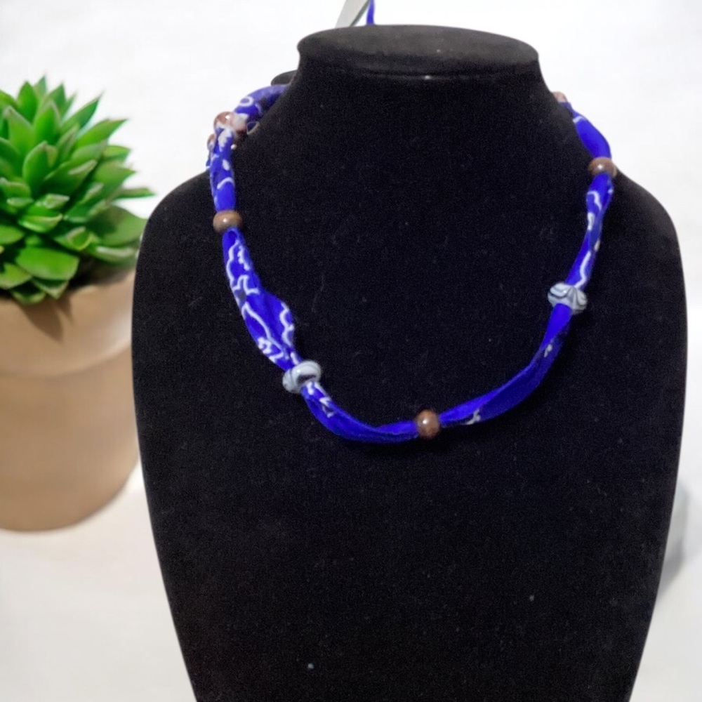 (#129) Elegant Blue Bandana Necklace with Bead Accents
